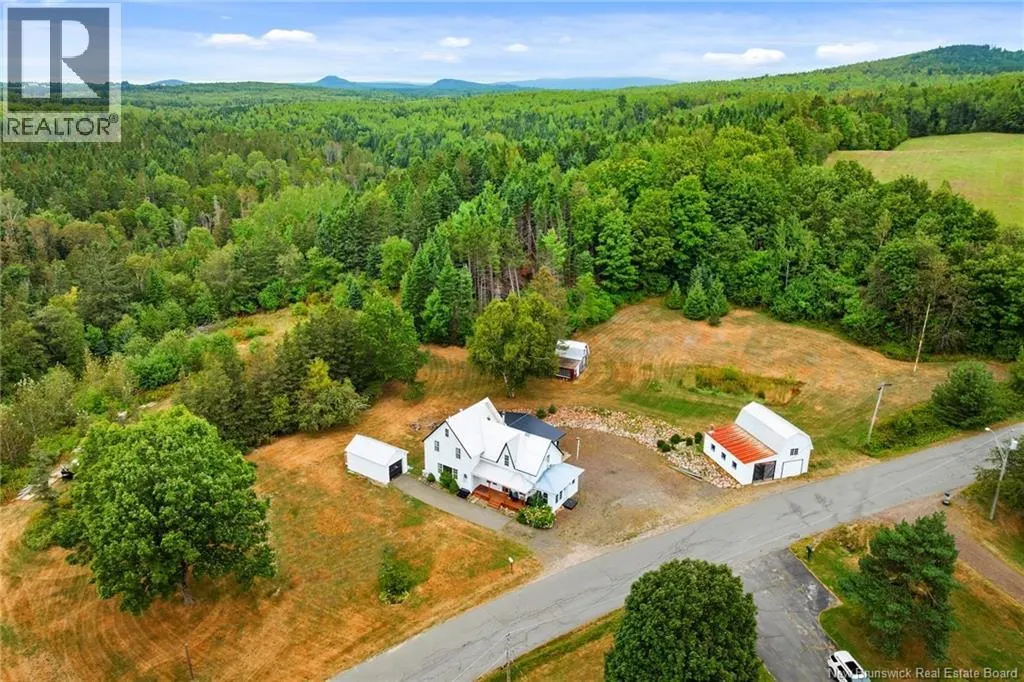 73 Howland Ridge Road