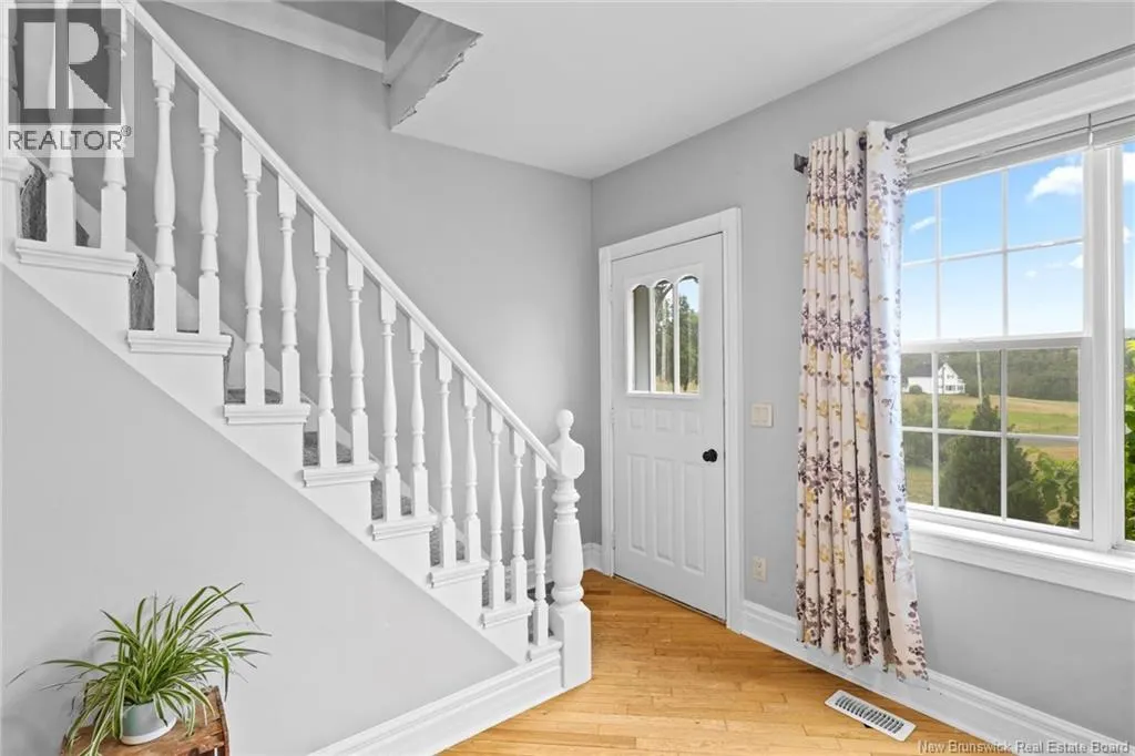 73 Howland Ridge Road