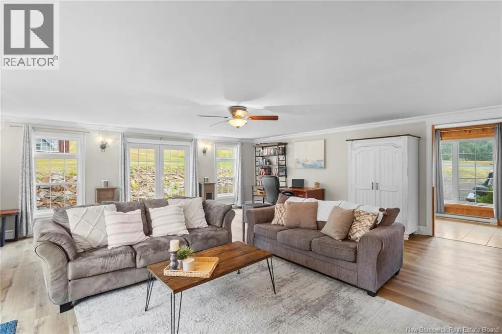 73 Howland Ridge Road