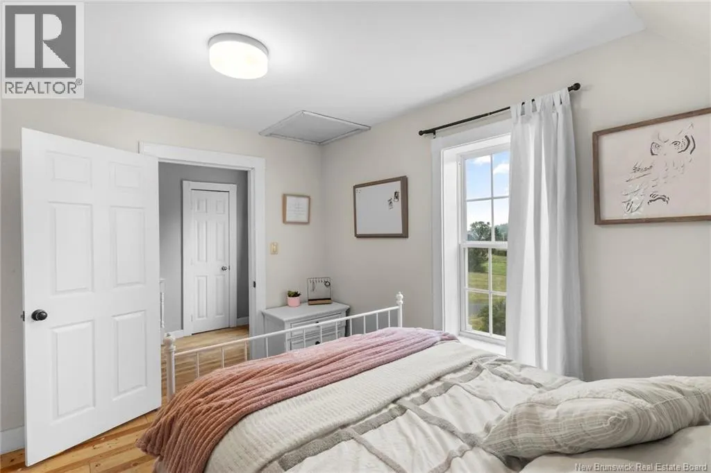 73 Howland Ridge Road