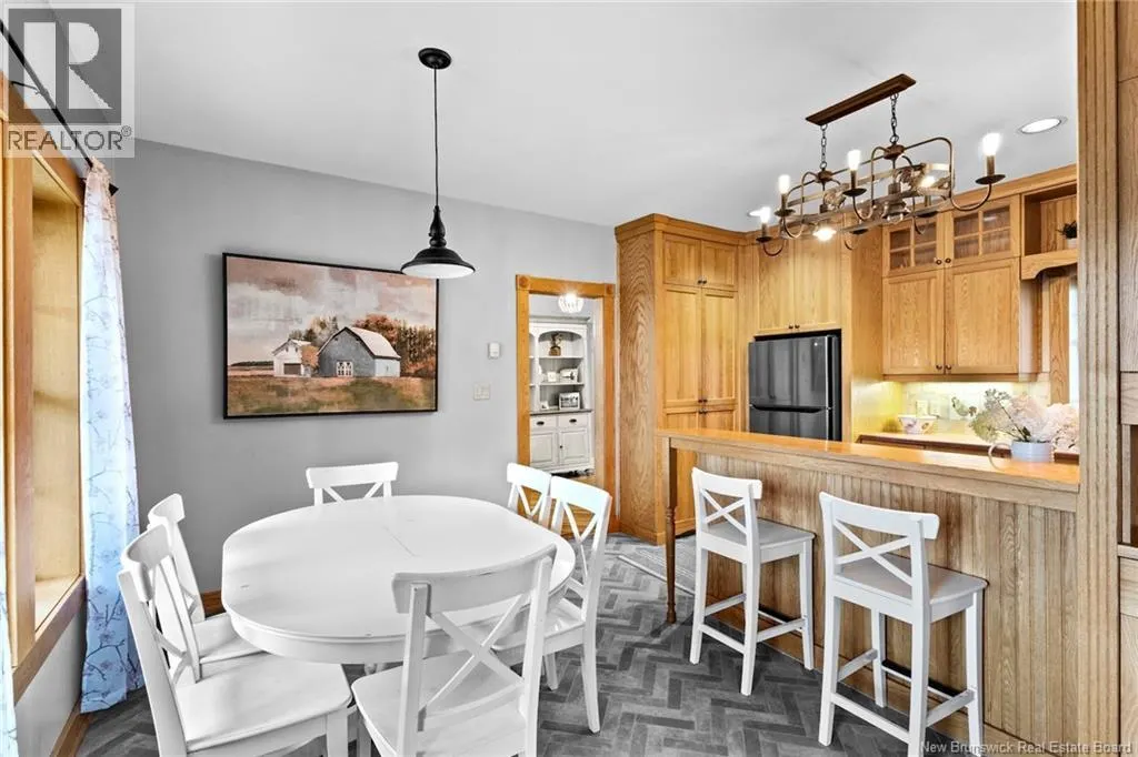 73 Howland Ridge Road