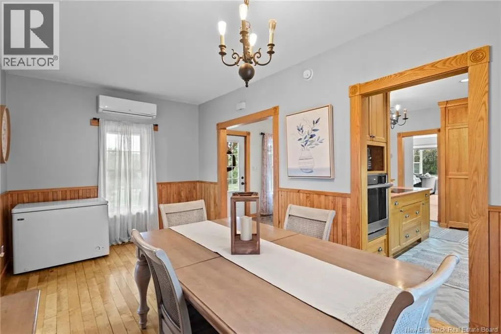 73 Howland Ridge Road