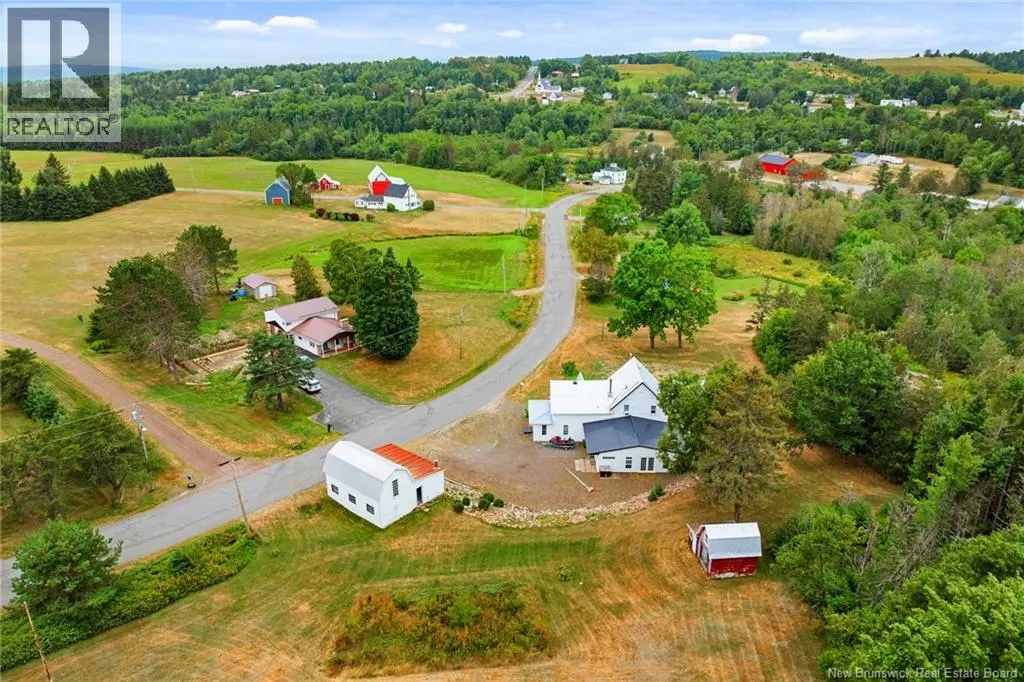 73 Howland Ridge Road