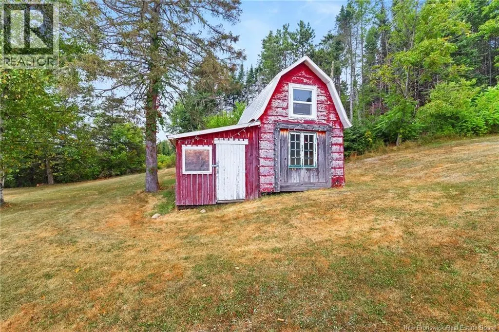 73 Howland Ridge Road