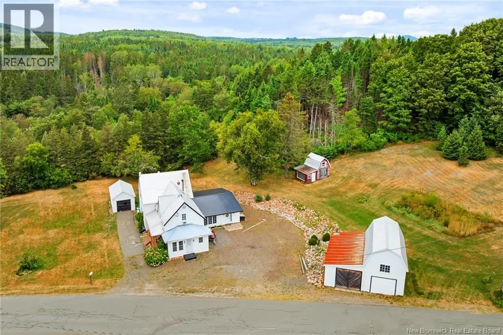 73 Howland Ridge Road