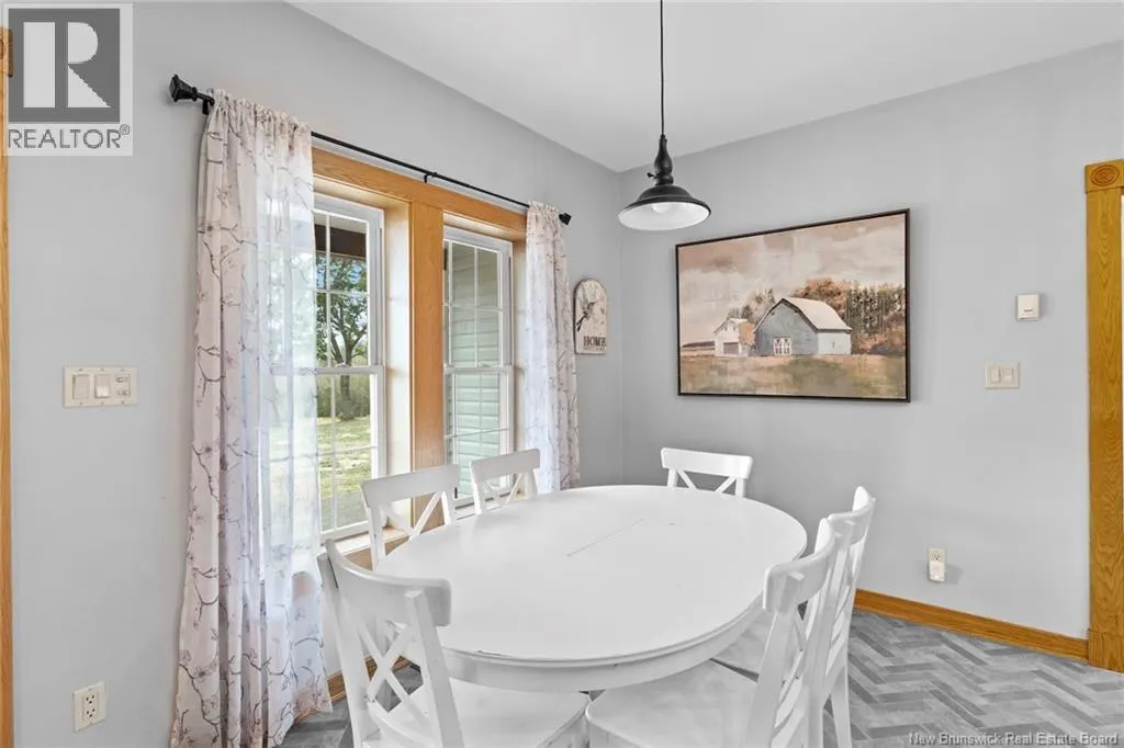 73 Howland Ridge Road