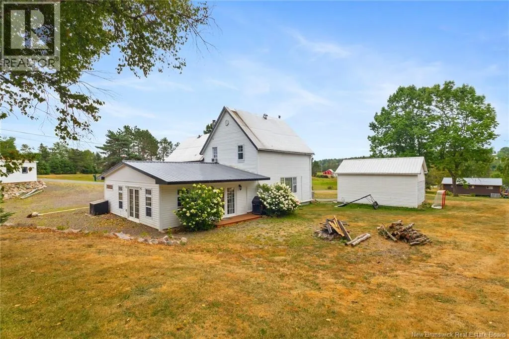 73 Howland Ridge Road