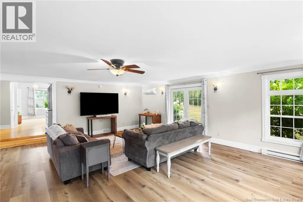 73 Howland Ridge Road