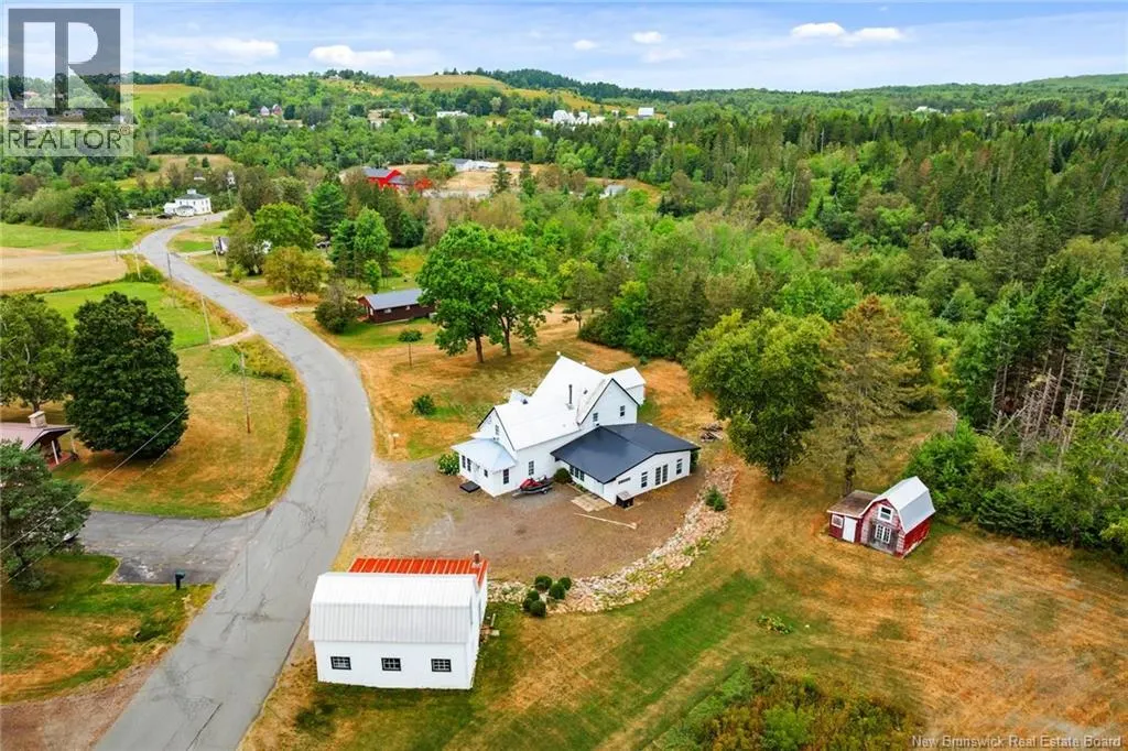 73 Howland Ridge Road