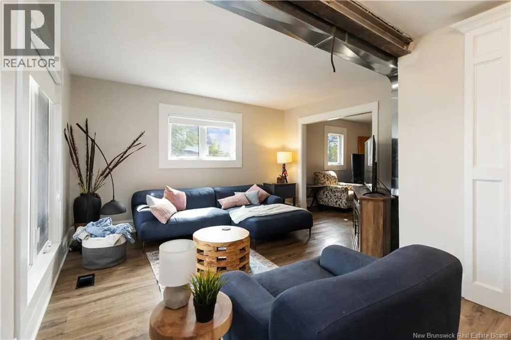 341 La Vallee Route