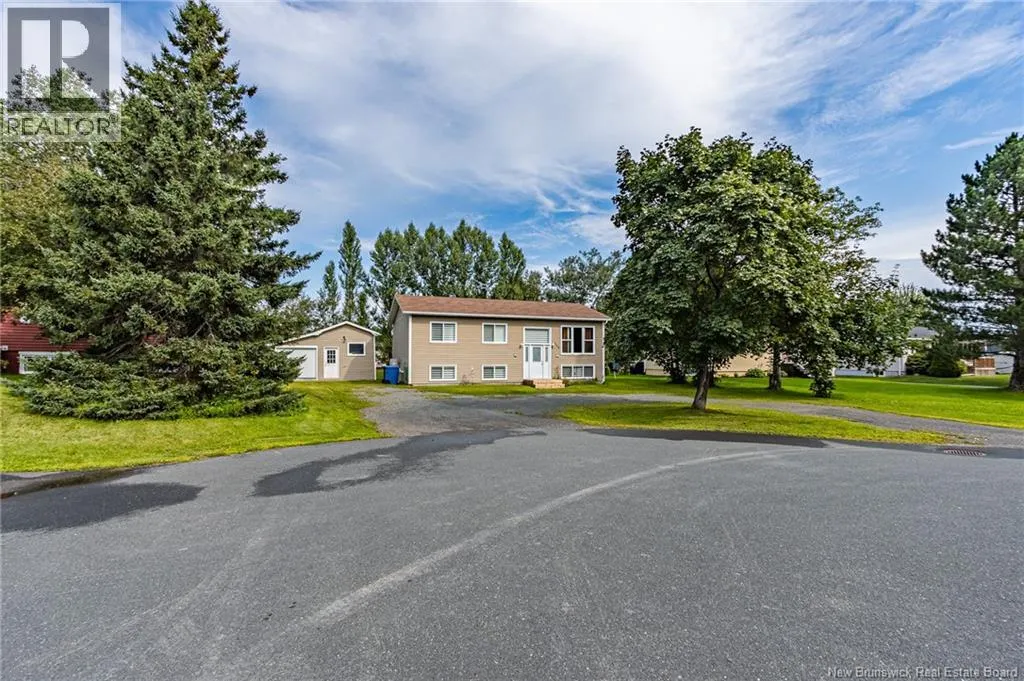 214 Maurice Crescent