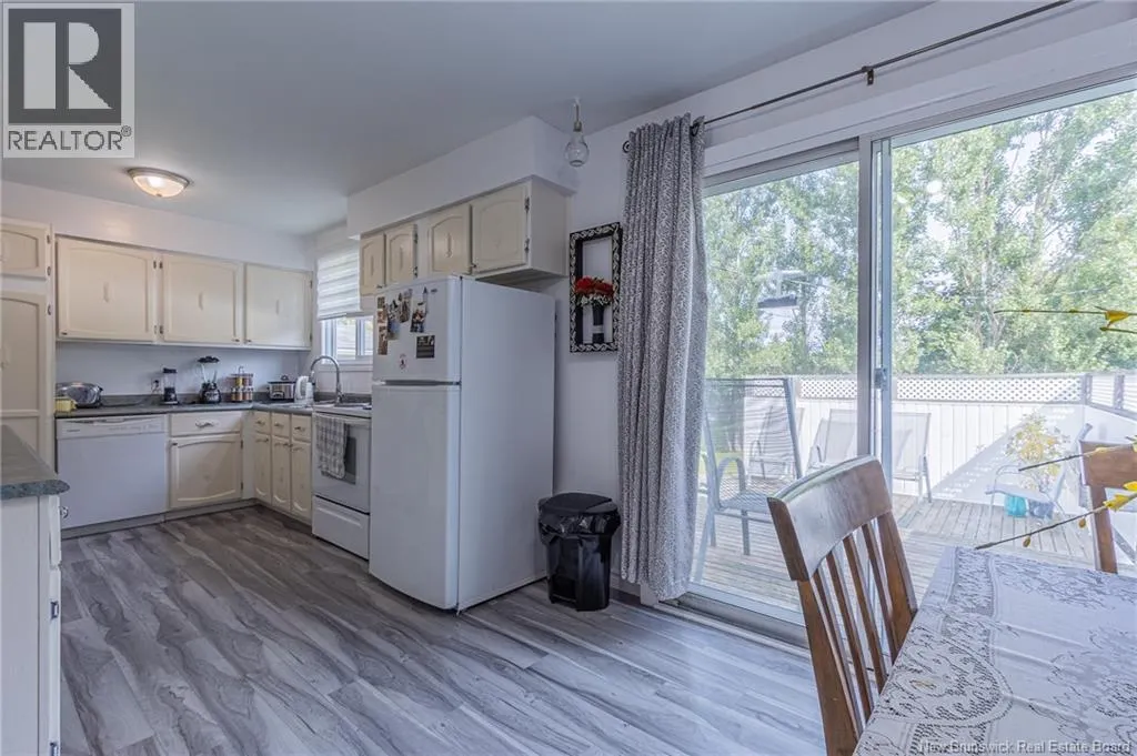 214 Maurice Crescent