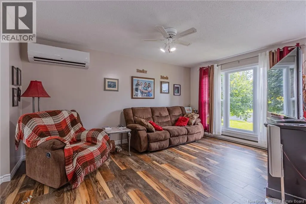 214 Maurice Crescent