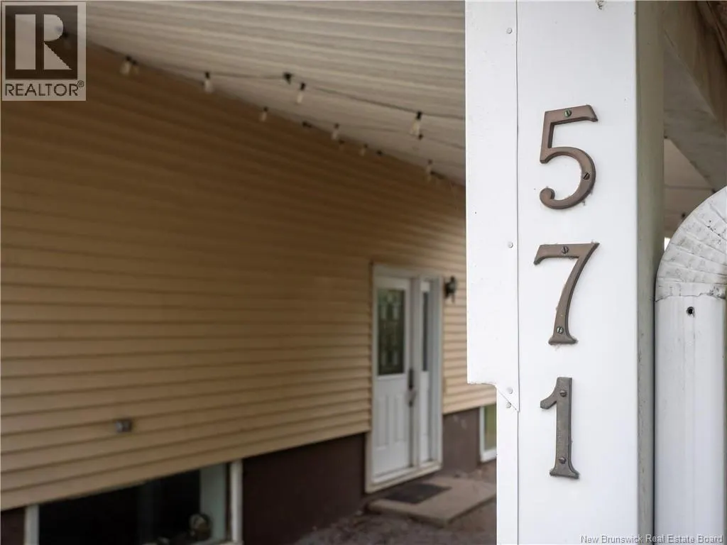 571 Michael Crescent
