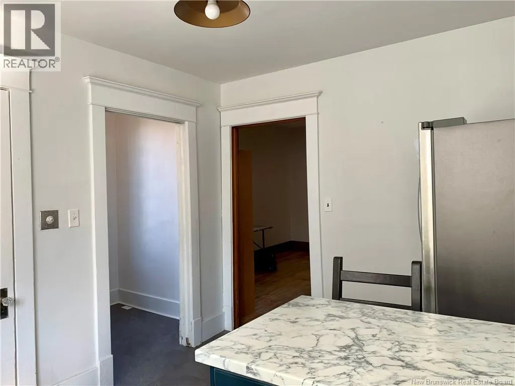 407 Victoria