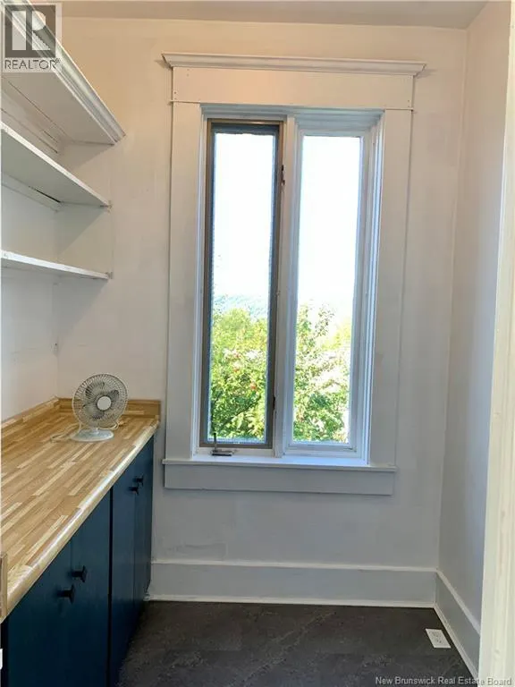 407 Victoria