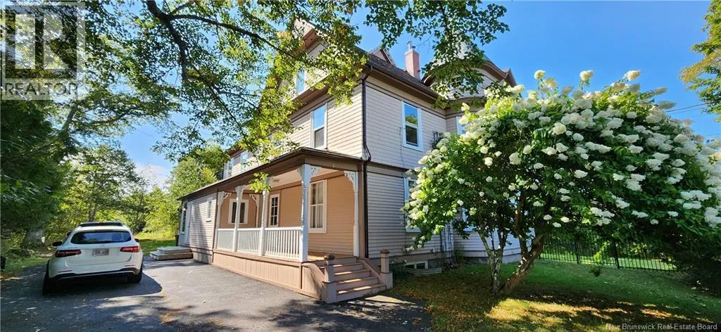 32 Campbell Hill Road
