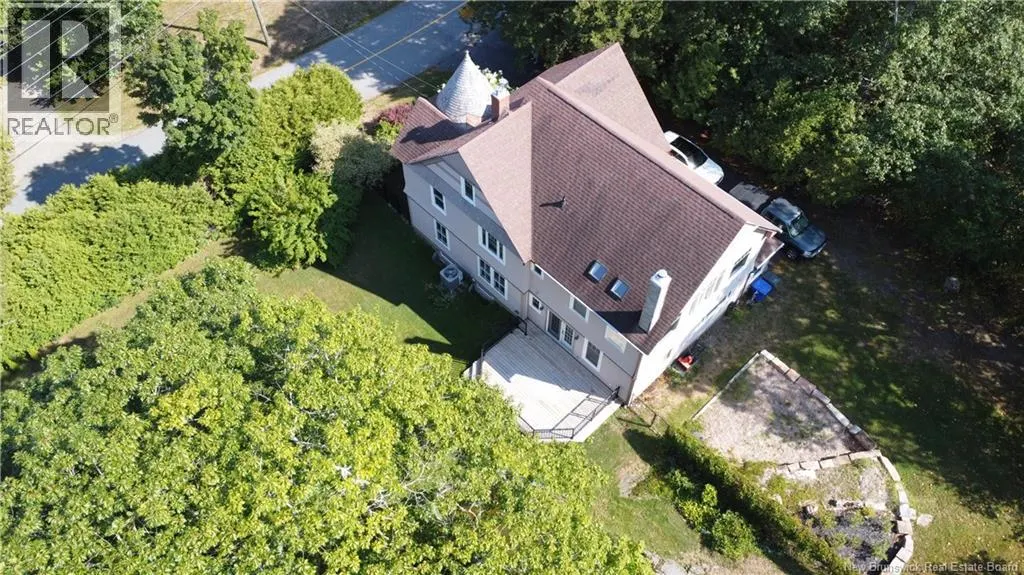 32 Campbell Hill Road
