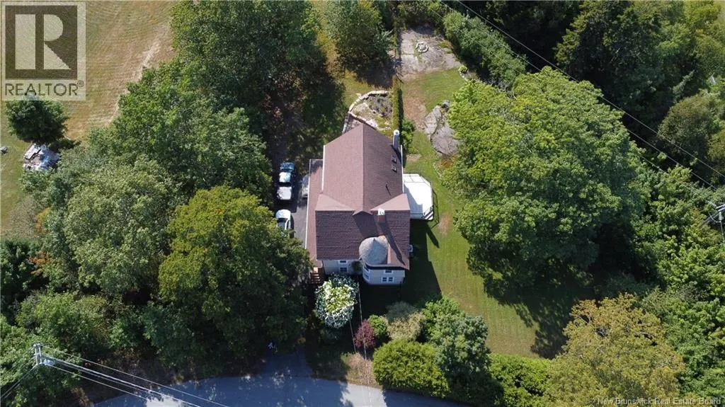 32 Campbell Hill Road