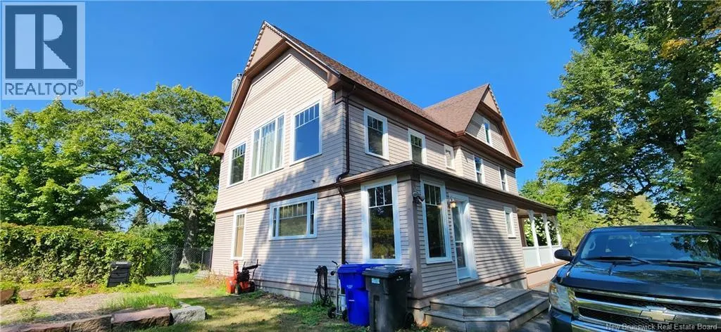 32 Campbell Hill Road