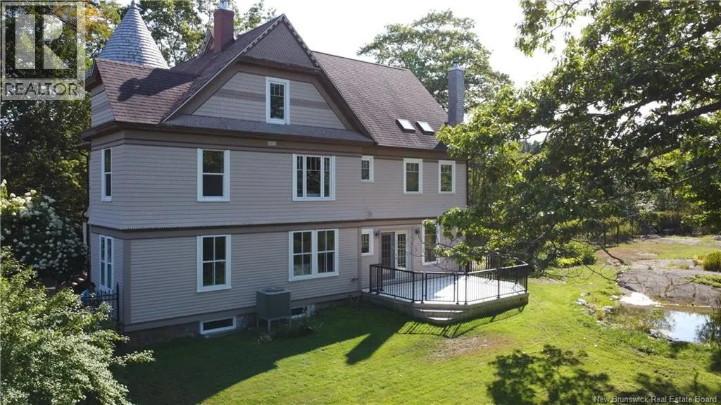 32 Campbell Hill Road