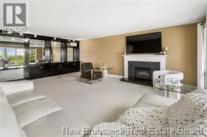 8 Fairway Boulevard