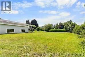 8 Fairway Boulevard