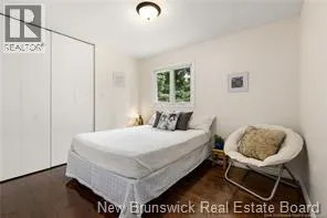 8 Fairway Boulevard