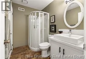 8 Fairway Boulevard