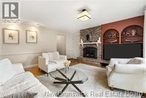 8 Fairway Boulevard