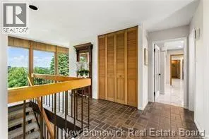 8 Fairway Boulevard