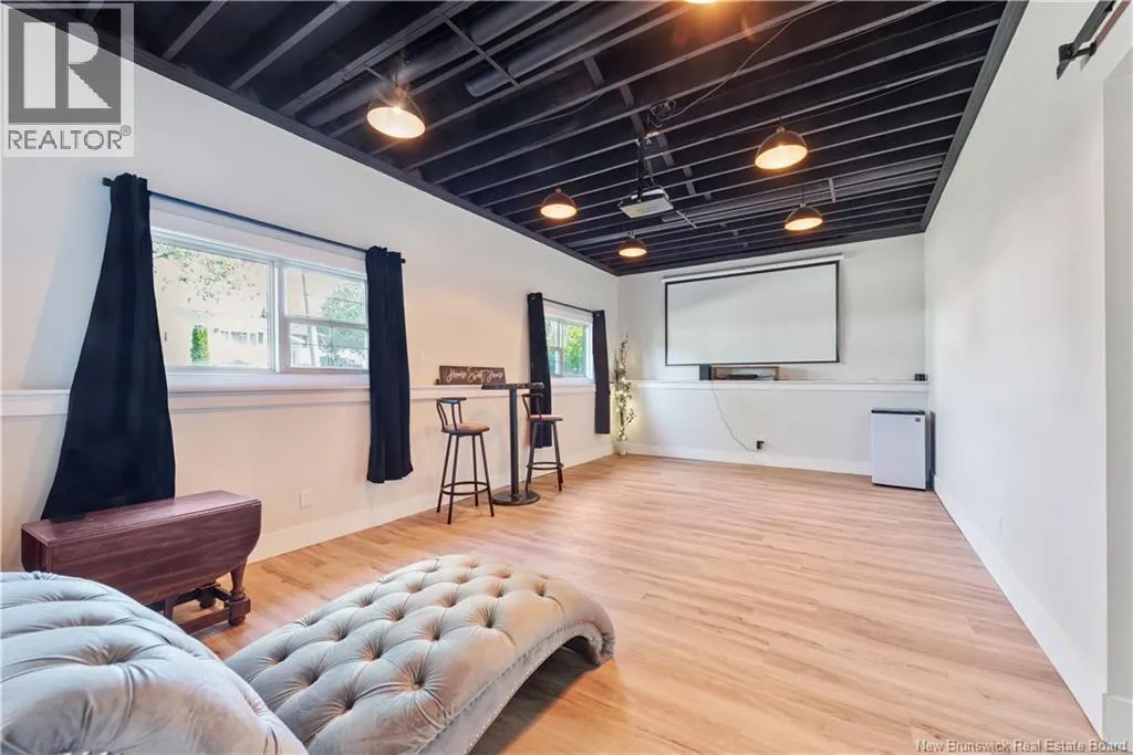 98 Henderson Avenue