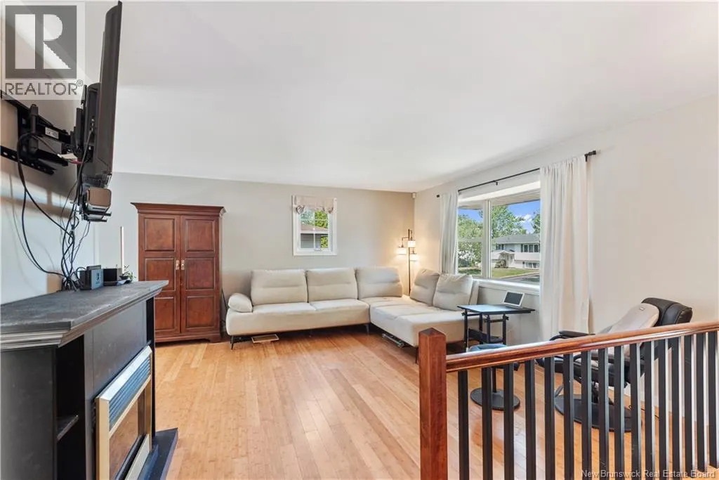 98 Henderson Avenue
