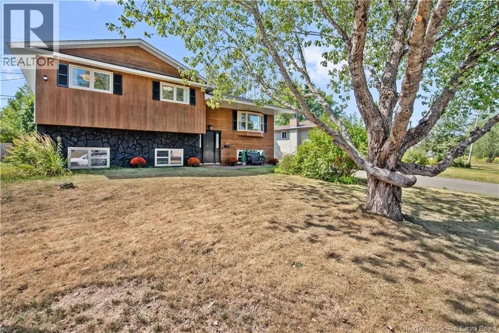 98 Henderson Avenue