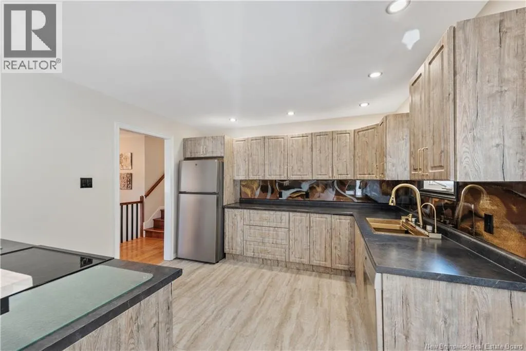 98 Henderson Avenue