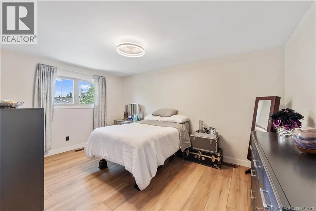 98 Henderson Avenue