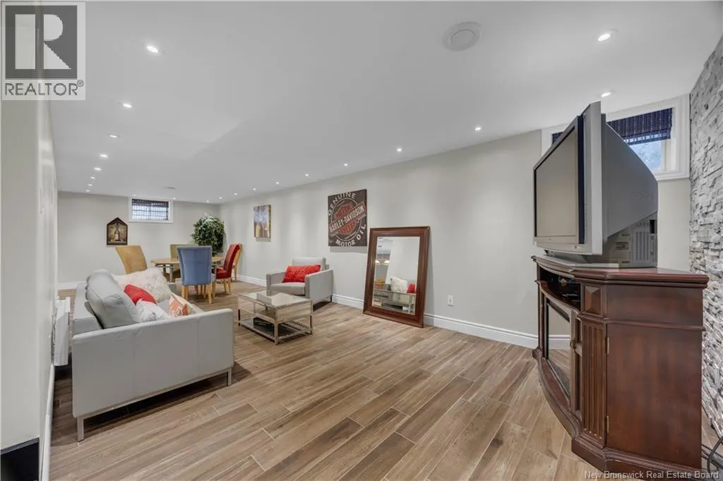 7 Meredith Drive