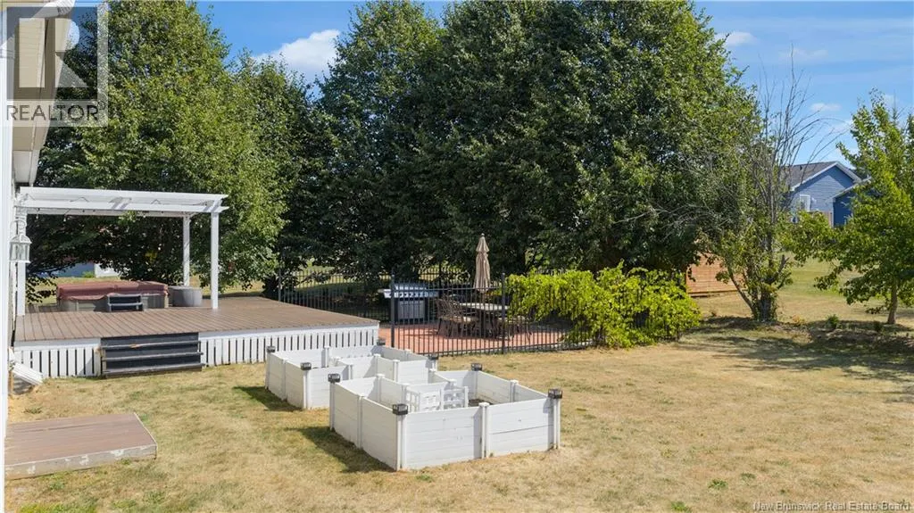 7 Meredith Drive
