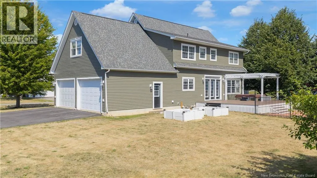 7 Meredith Drive