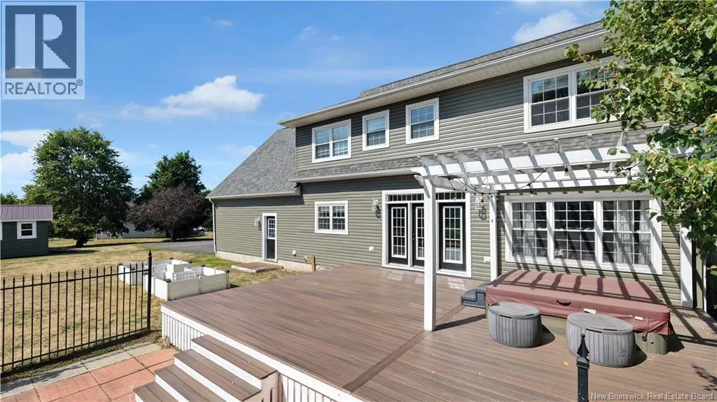7 Meredith Drive