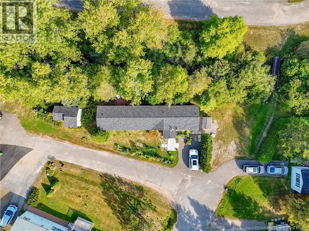 350 Governor Lane