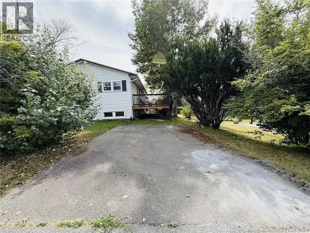 12 Glengarry Drive