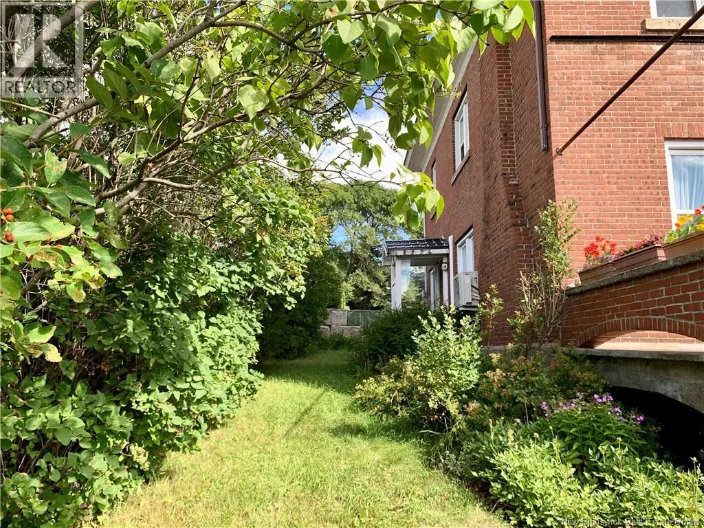 157 Renfrew