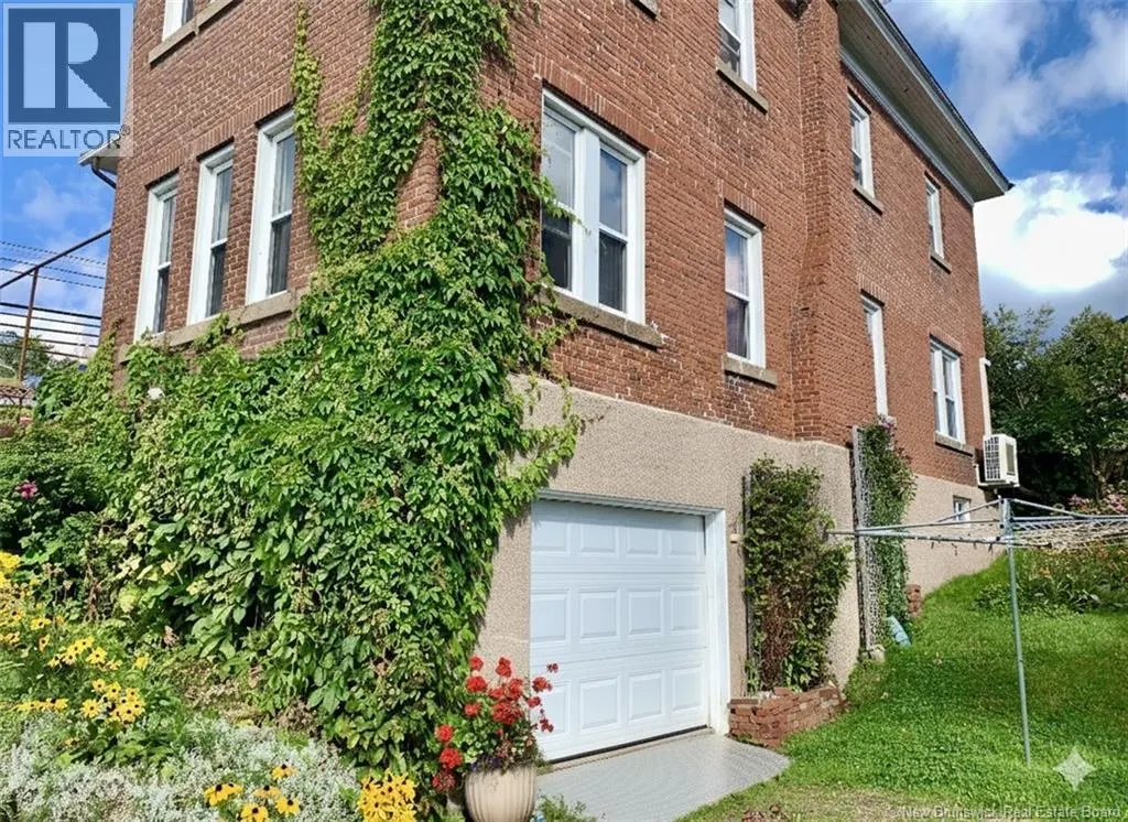 157 Renfrew