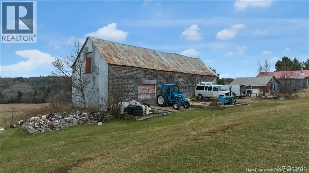 689 Carpenter Bald Hill Road