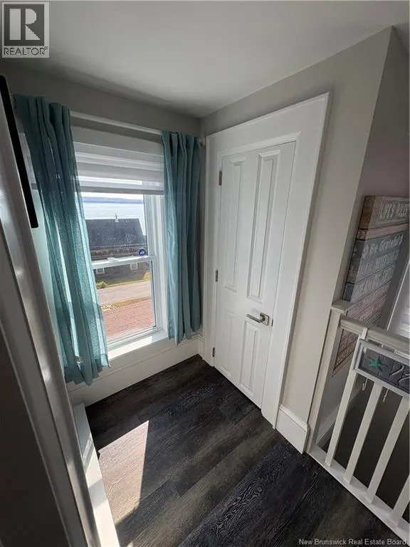 20 Beach Road