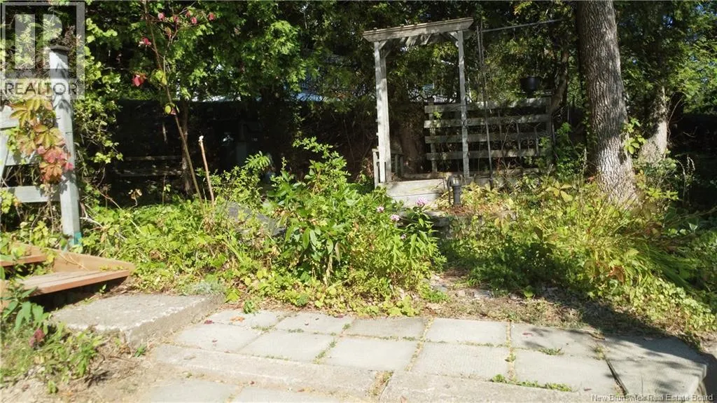 8 Irvin Lane