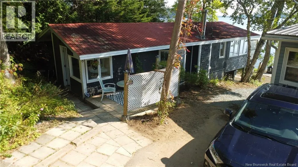8 Irvin Lane