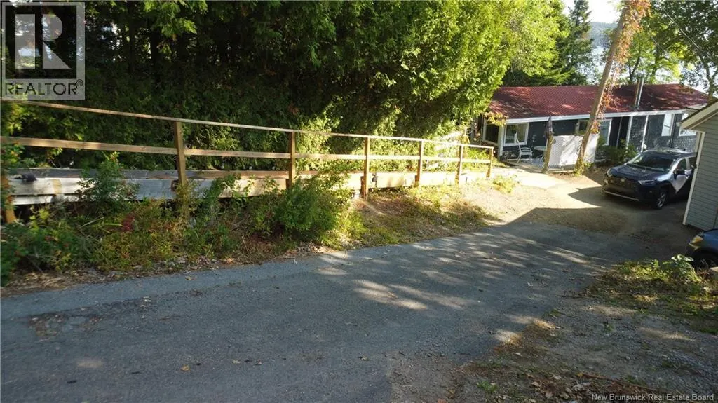 8 Irvin Lane