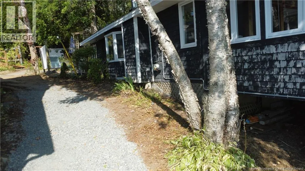 8 Irvin Lane